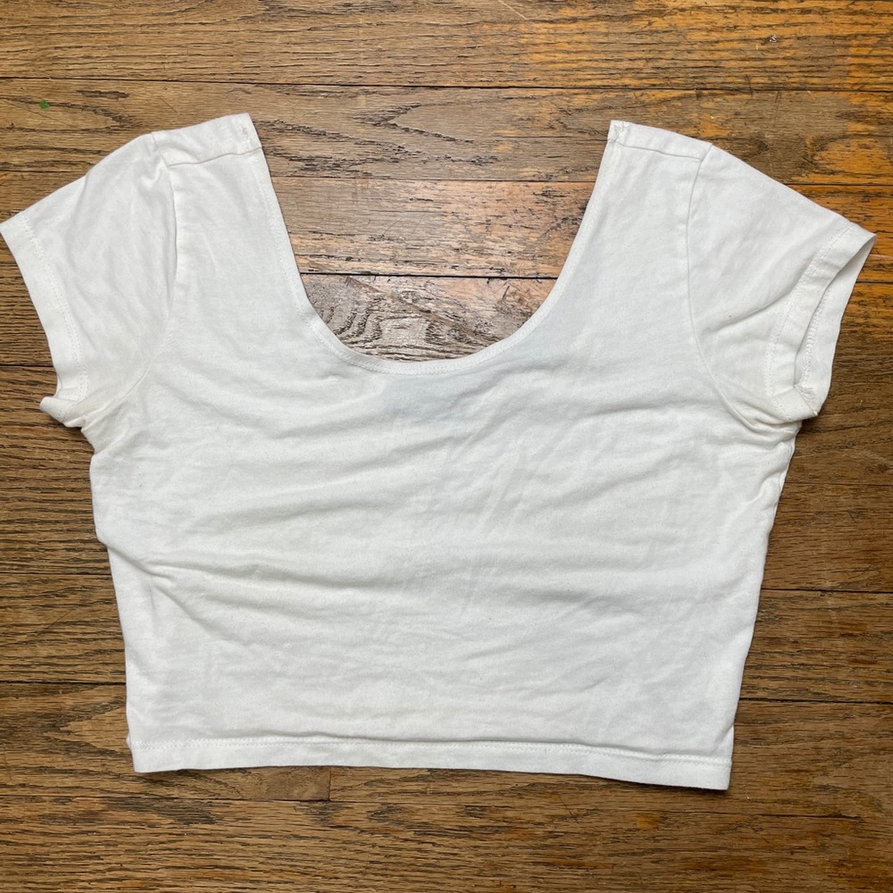 Basic essentials:white crop top